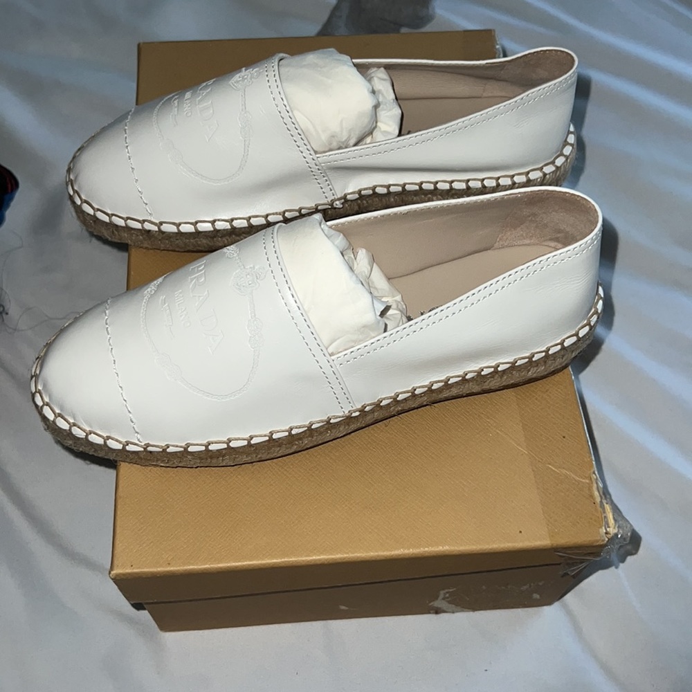 Shoes - Picture 2 of 4